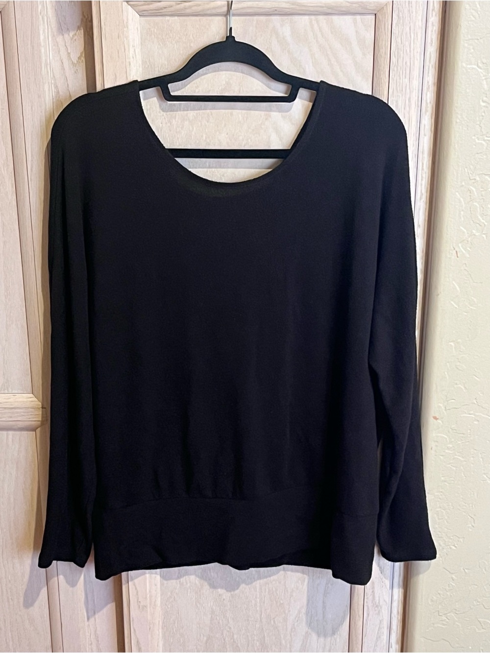 3/$30| 🌸 WHBM Black Sweater